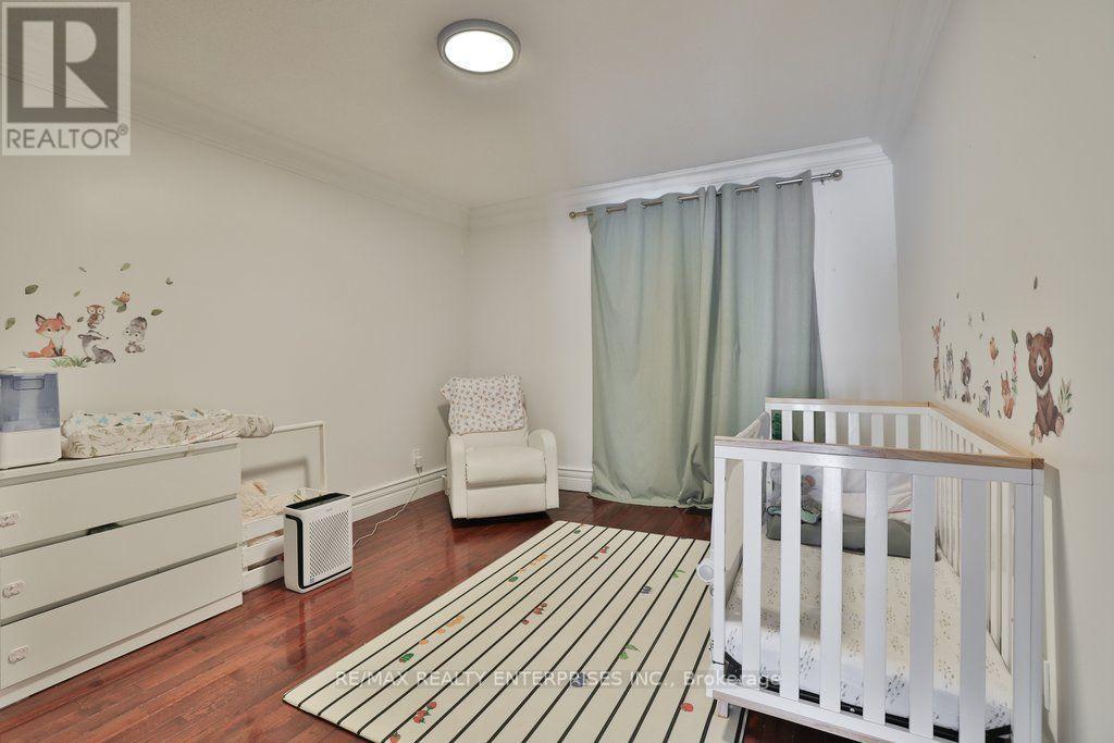1168 Stavebank Road, Mississauga, ON - Indoor Photo Showing Bedroom