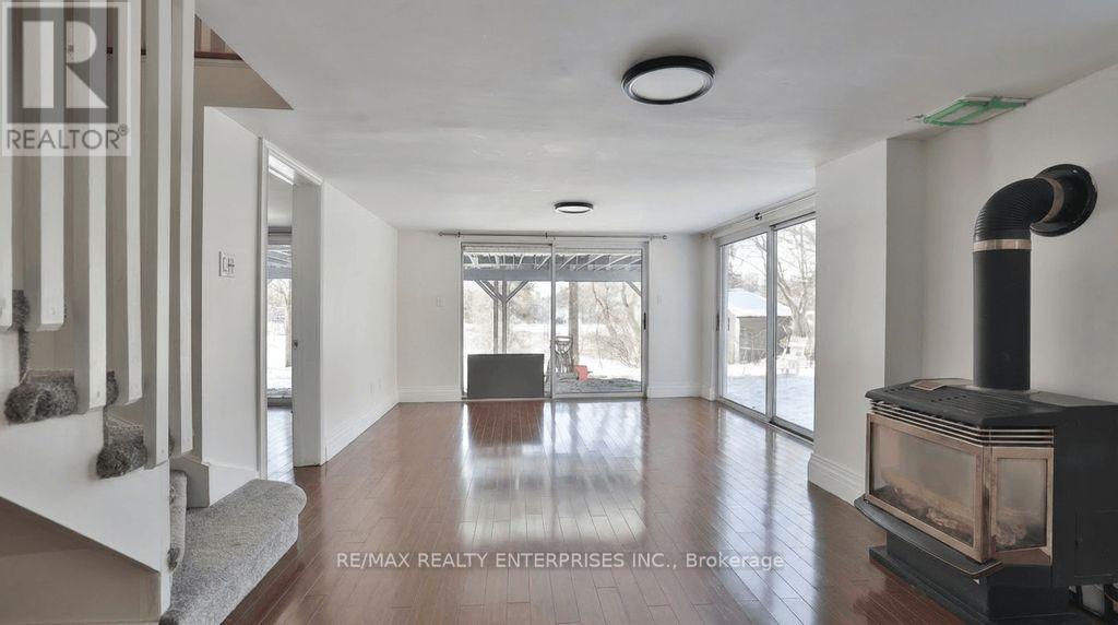 1168 Stavebank Road, Mississauga, ON - Indoor With Fireplace