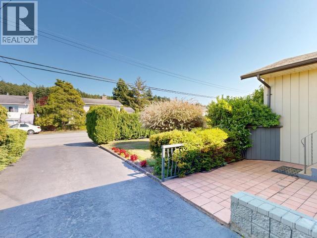 3763 Selkirk Ave, Powell River, BC - Outdoor