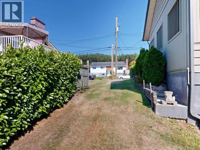 3763 Selkirk Ave, Powell River, BC - Outdoor