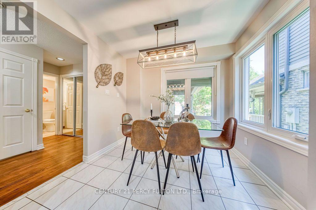 5522 Holbrook Road, Mississauga, ON - Indoor Photo Showing Dining Room