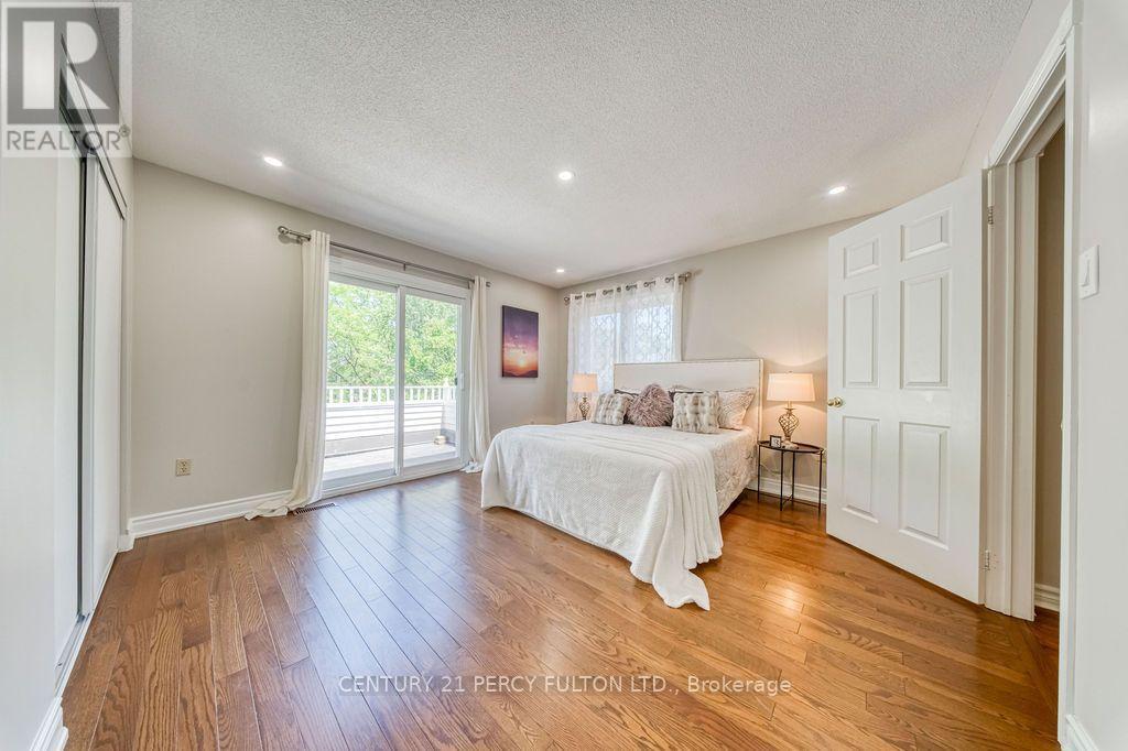 5522 Holbrook Road, Mississauga, ON - Indoor Photo Showing Bedroom