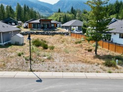 144 Edgewood Dr Lake Cowichan, BC V0R 2G0