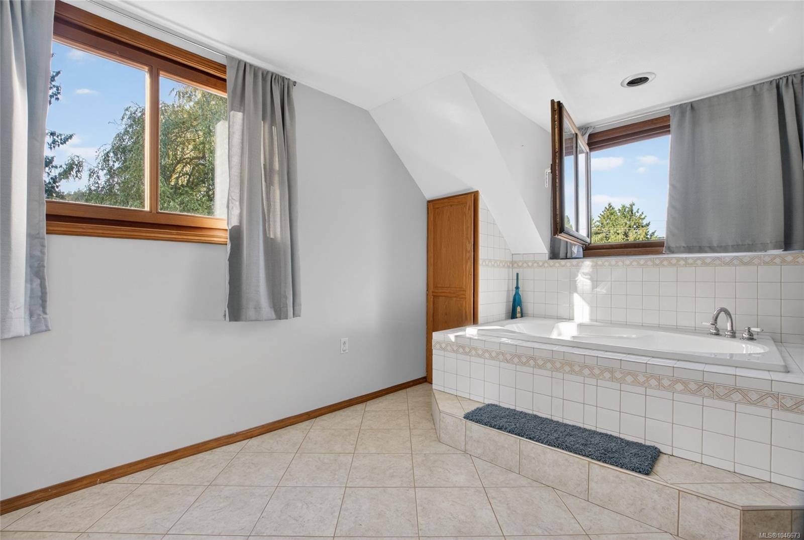 1038 Redcap St, Duncan, BC