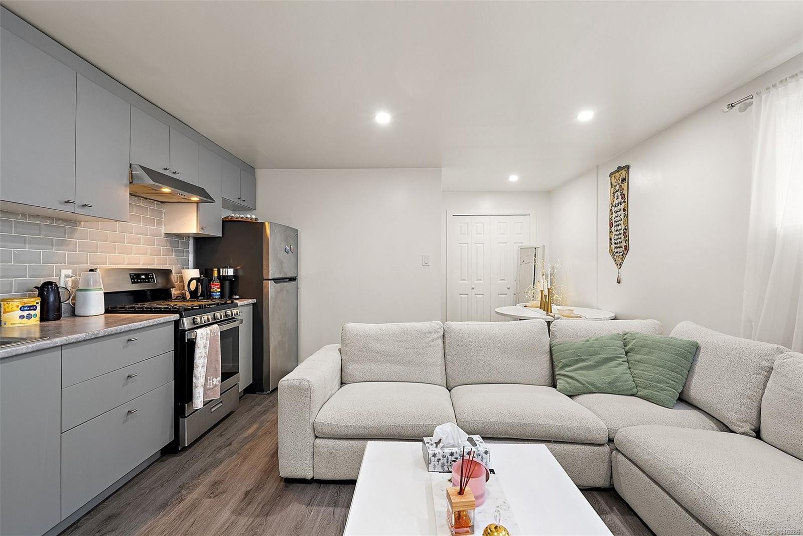 3301 Argyle Pl, Saanich, BC