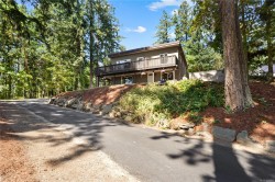 1084 Tatlow Rd North Saanich, BC V8L 5P3