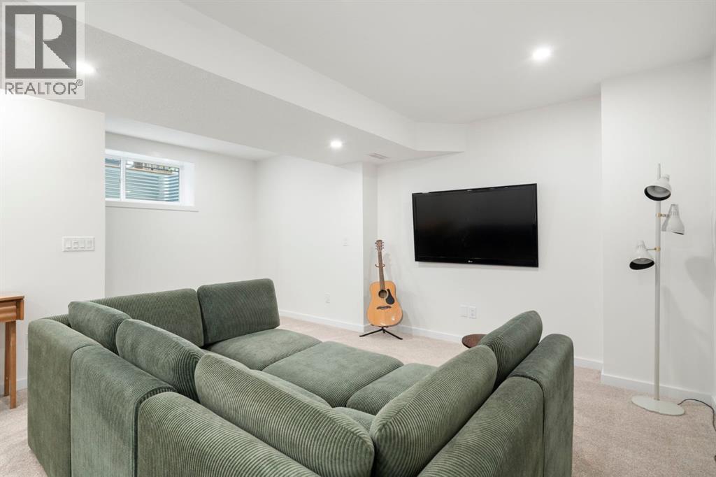 12 Fireside Burrow, Cochrane, AB - Indoor