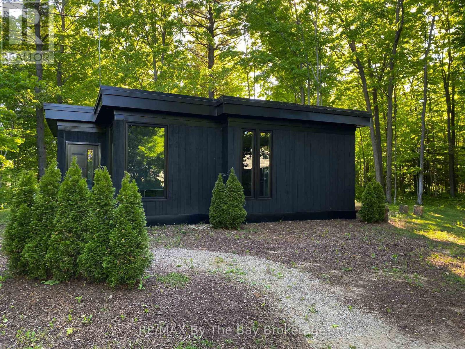 33 St. Laurent Boulevard, Tiny, ON - Outdoor