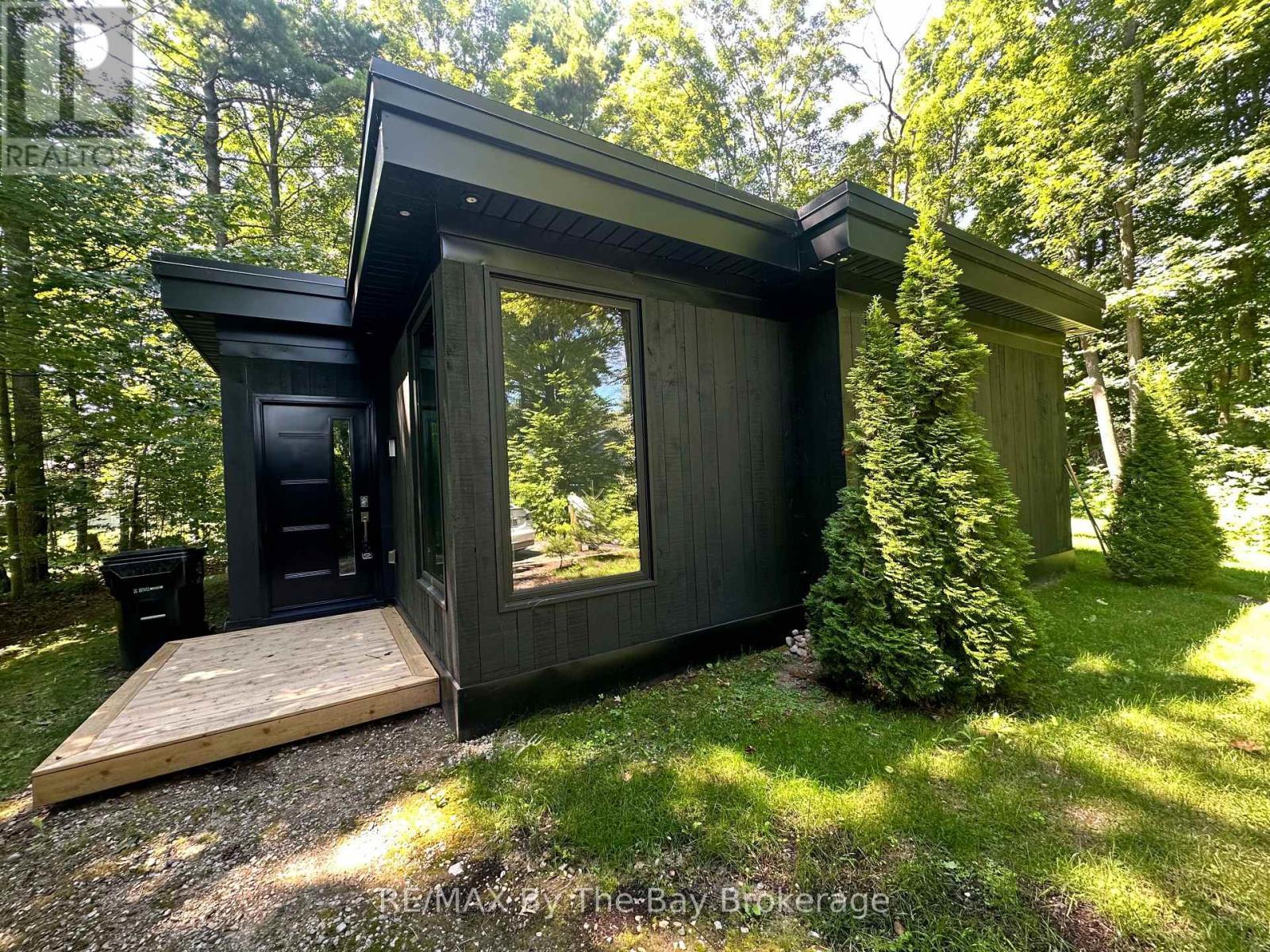 33 St. Laurent Boulevard, Tiny, ON - Outdoor