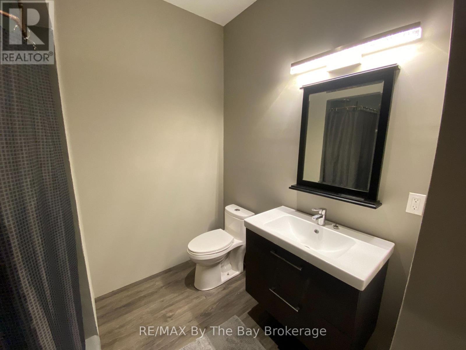 33 St. Laurent Boulevard, Tiny, ON - Indoor Photo Showing Bathroom