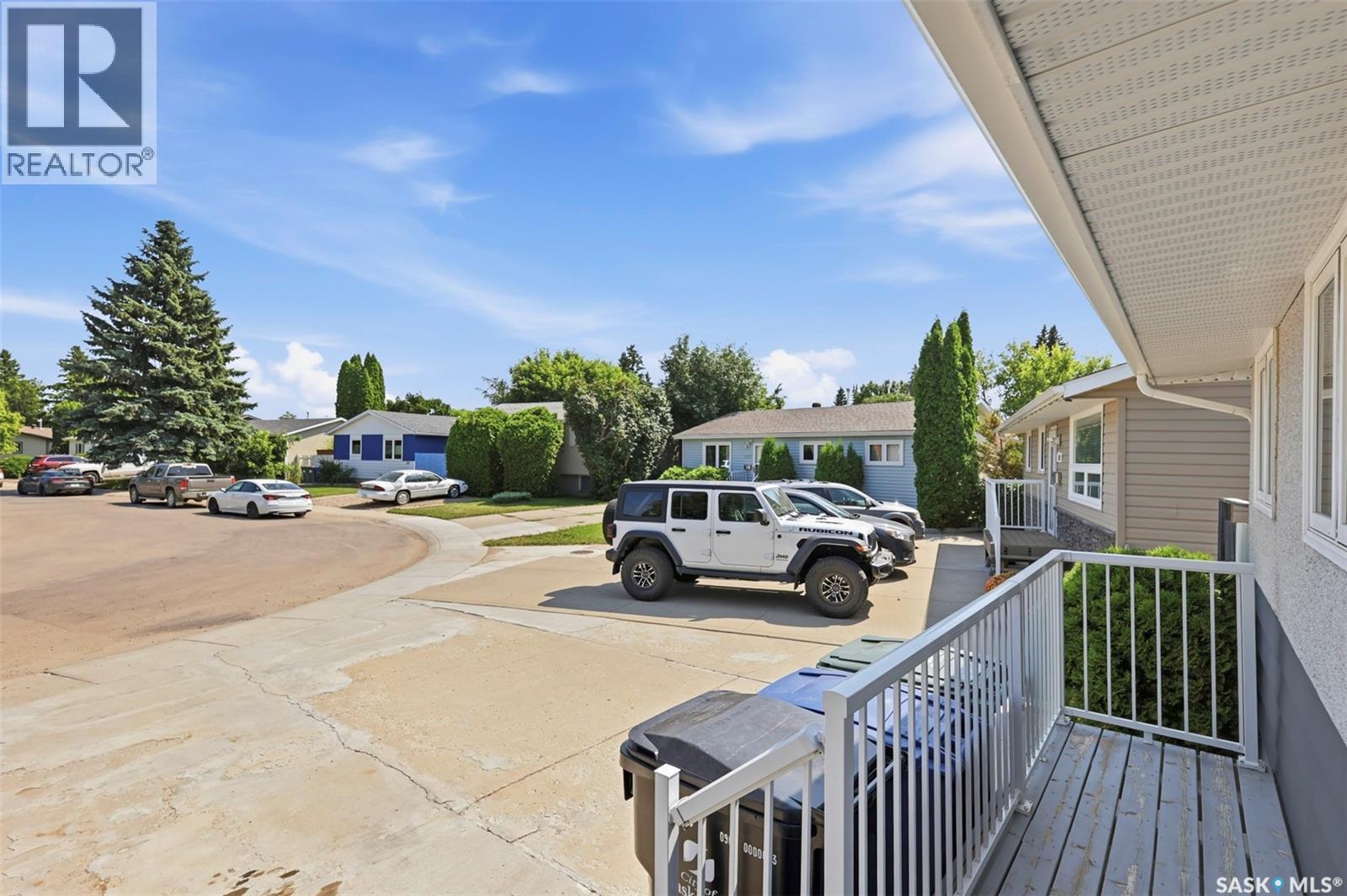 165 Acadia Court, Saskatoon, SK - Outdoor With Exterior