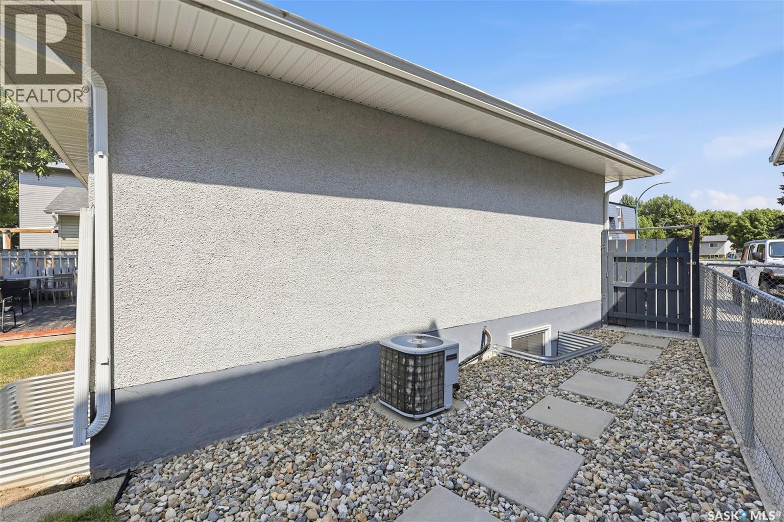 165 Acadia Court, Saskatoon, SK - Outdoor