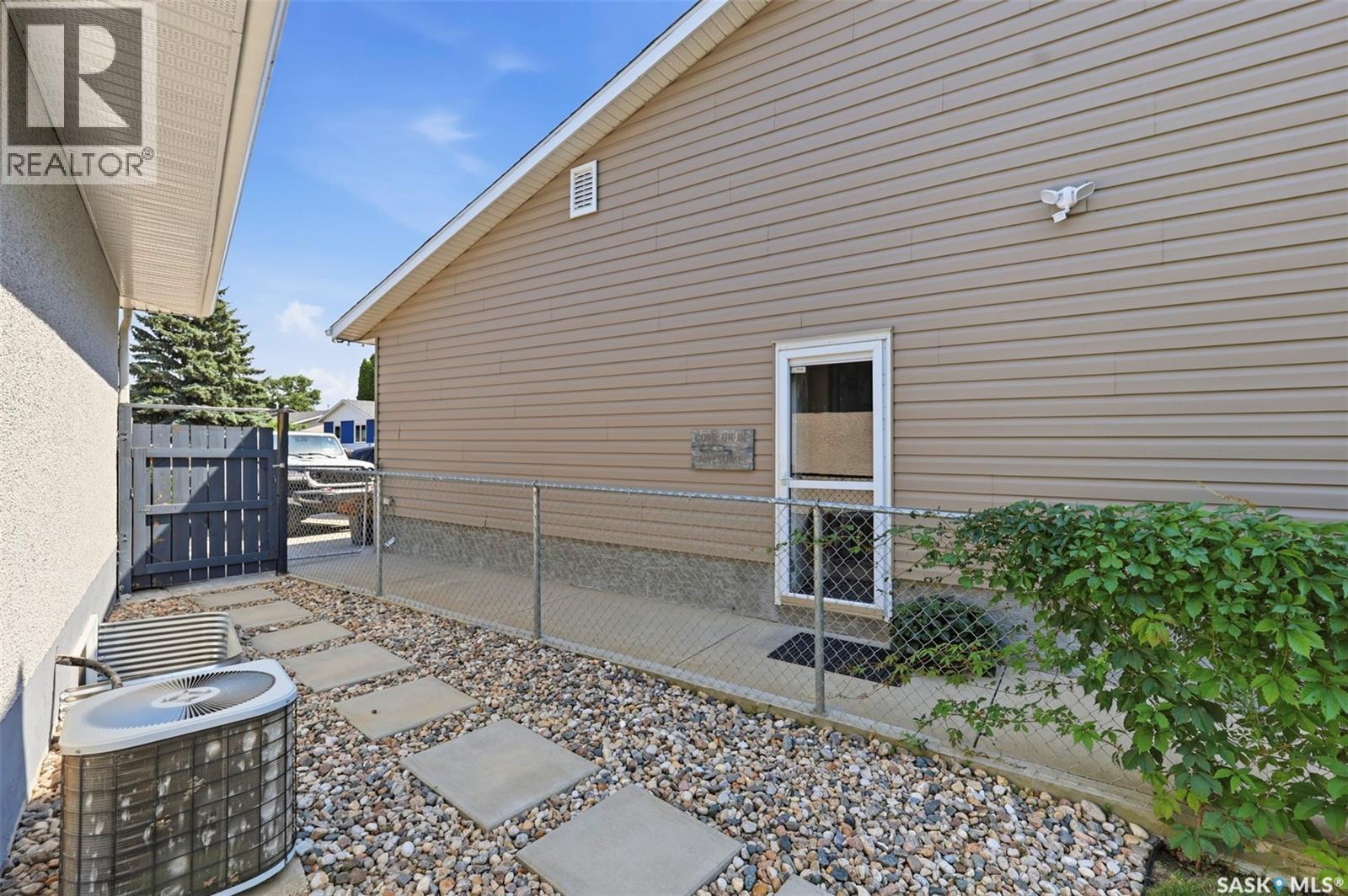 165 Acadia Court, Saskatoon, SK - Outdoor With Deck Patio Veranda With Exterior