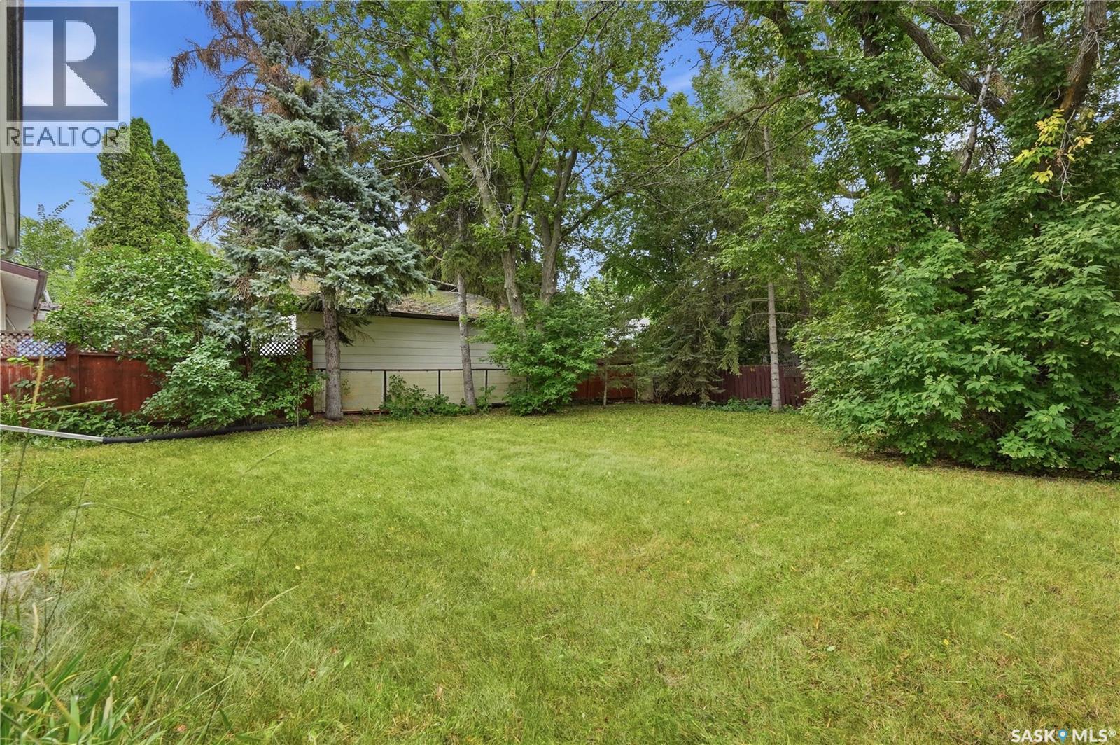 129 Cameron Crescent, Regina, SK - Outdoor
