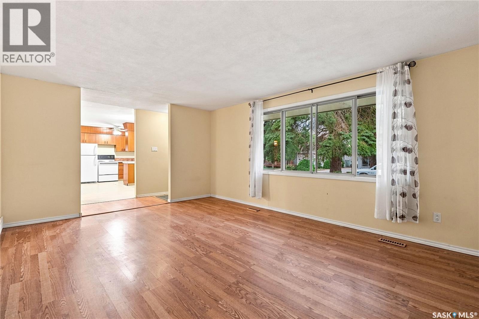 129 Cameron Crescent, Regina, SK - Indoor Photo Showing Other Room