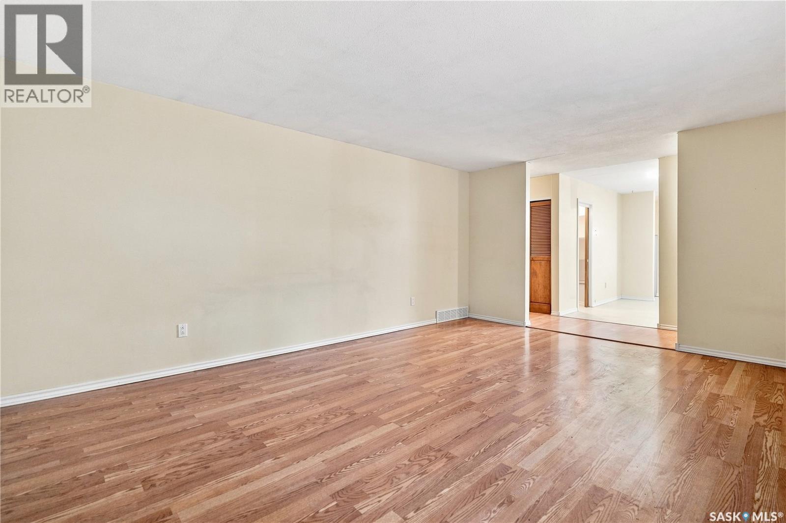 129 Cameron Crescent, Regina, SK - Indoor Photo Showing Other Room