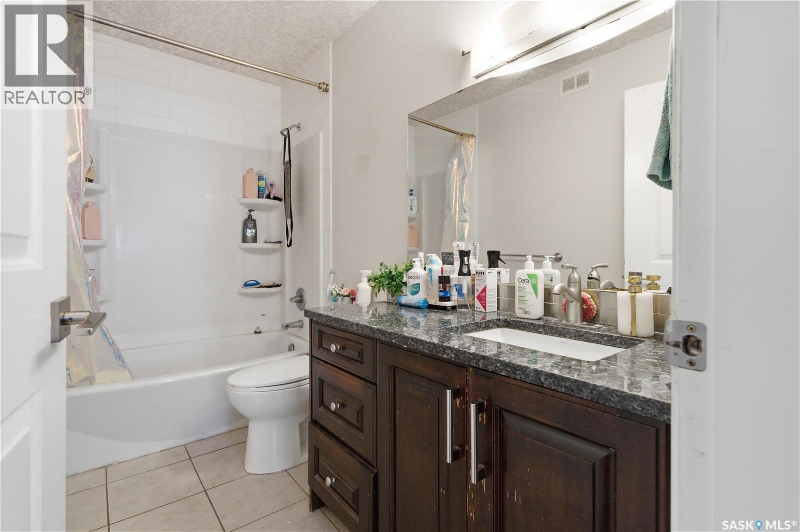 5122 Canuck Crescent, Regina, SK - Indoor Photo Showing Bathroom