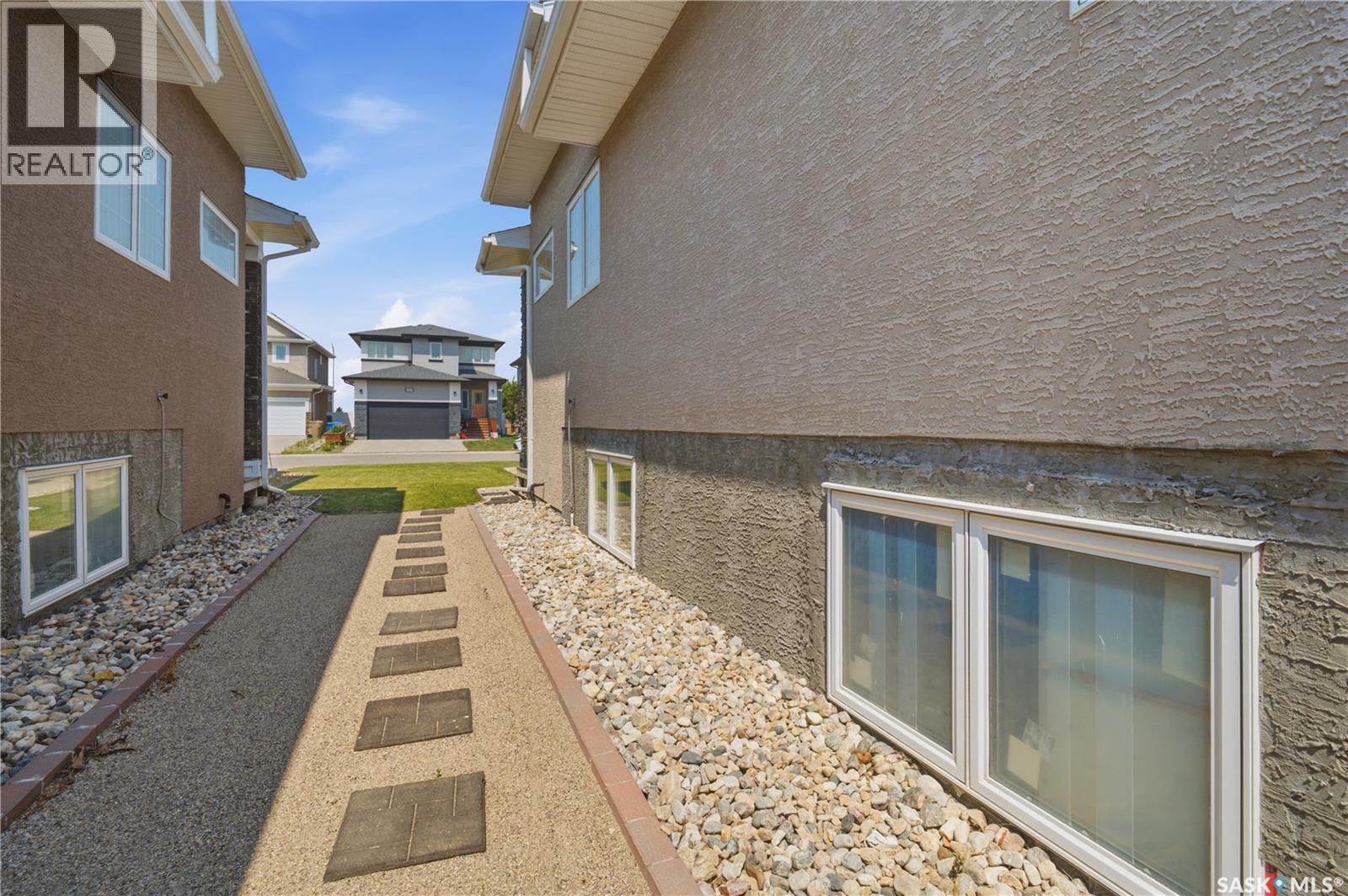 5122 Canuck Crescent, Regina, SK - Outdoor With Exterior