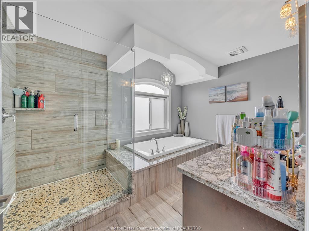 1385 Pascal Avenue, Lakeshore, ON - Indoor Photo Showing Bathroom