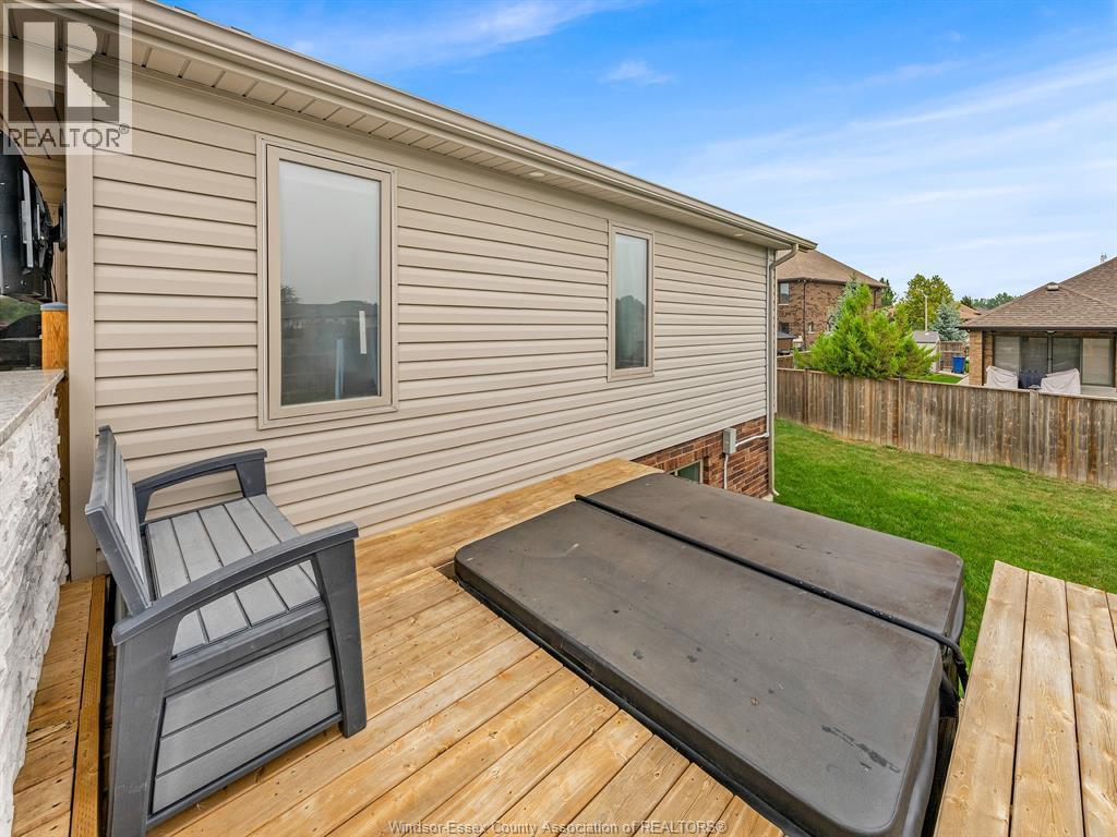 1385 Pascal Avenue, Lakeshore, ON - Outdoor With Exterior