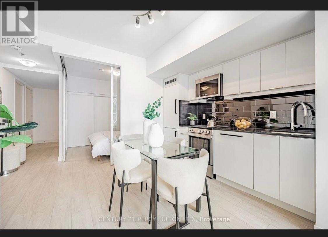 318 - 90 Glen Everest Road, Toronto, ON - Indoor Photo Showing Kitchen