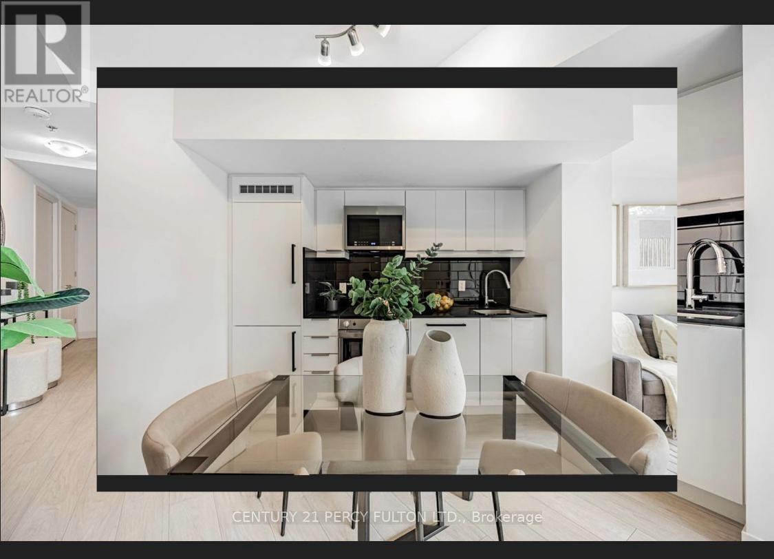 318 - 90 Glen Everest Road, Toronto, ON - Indoor Photo Showing Kitchen