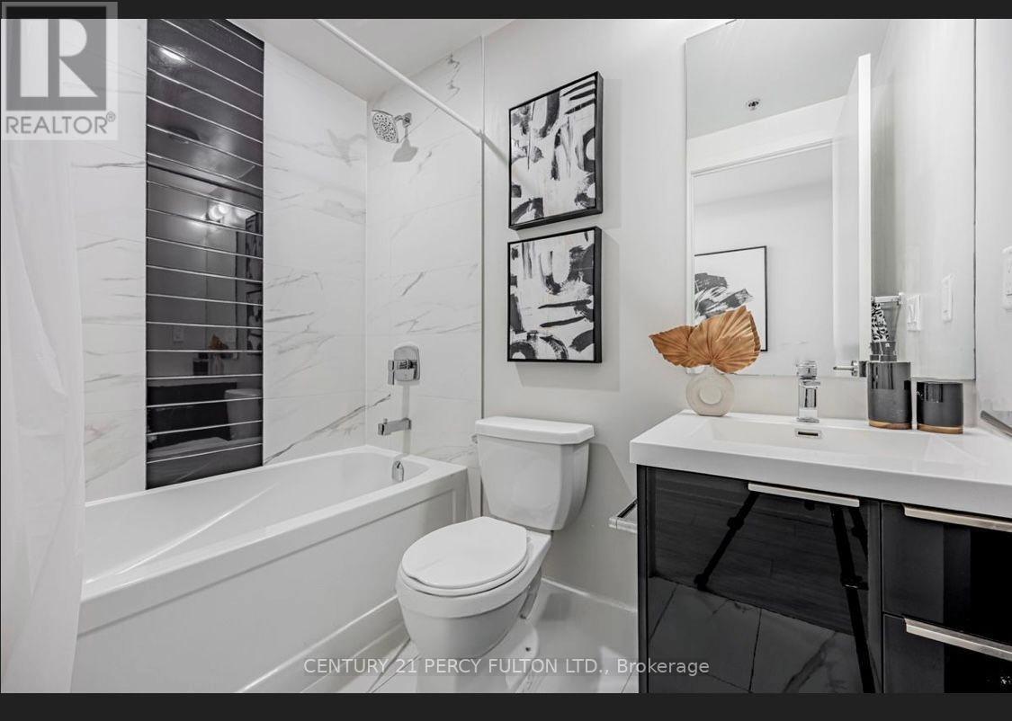 318 - 90 Glen Everest Road, Toronto, ON - Indoor Photo Showing Bathroom