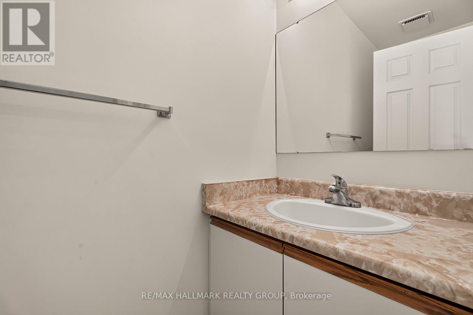 38 Bateman Drive, Ottawa, ON - Indoor Photo Showing Bathroom
