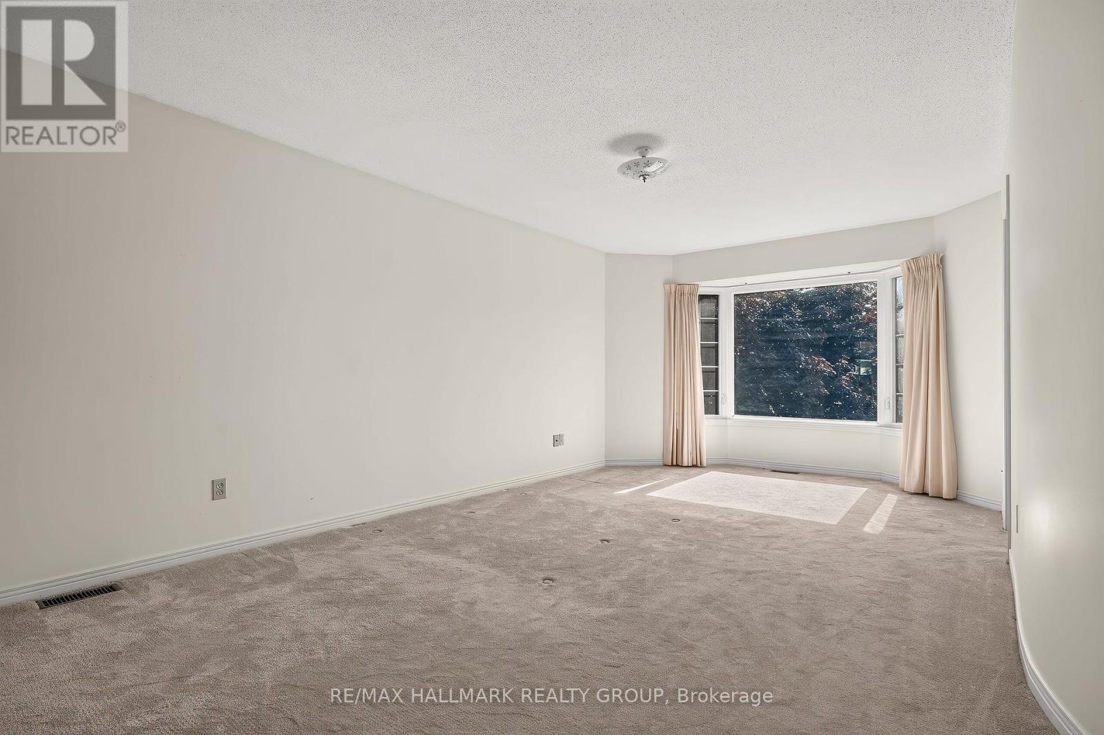 38 Bateman Drive, Ottawa, ON - Indoor Photo Showing Other Room