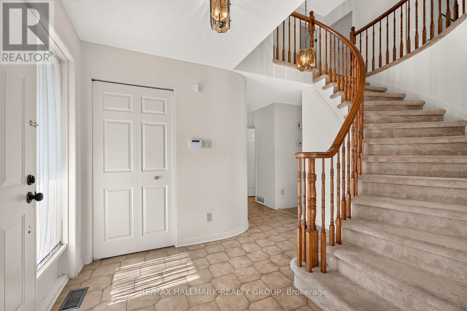 38 Bateman Drive, Ottawa, ON - Indoor Photo Showing Other Room