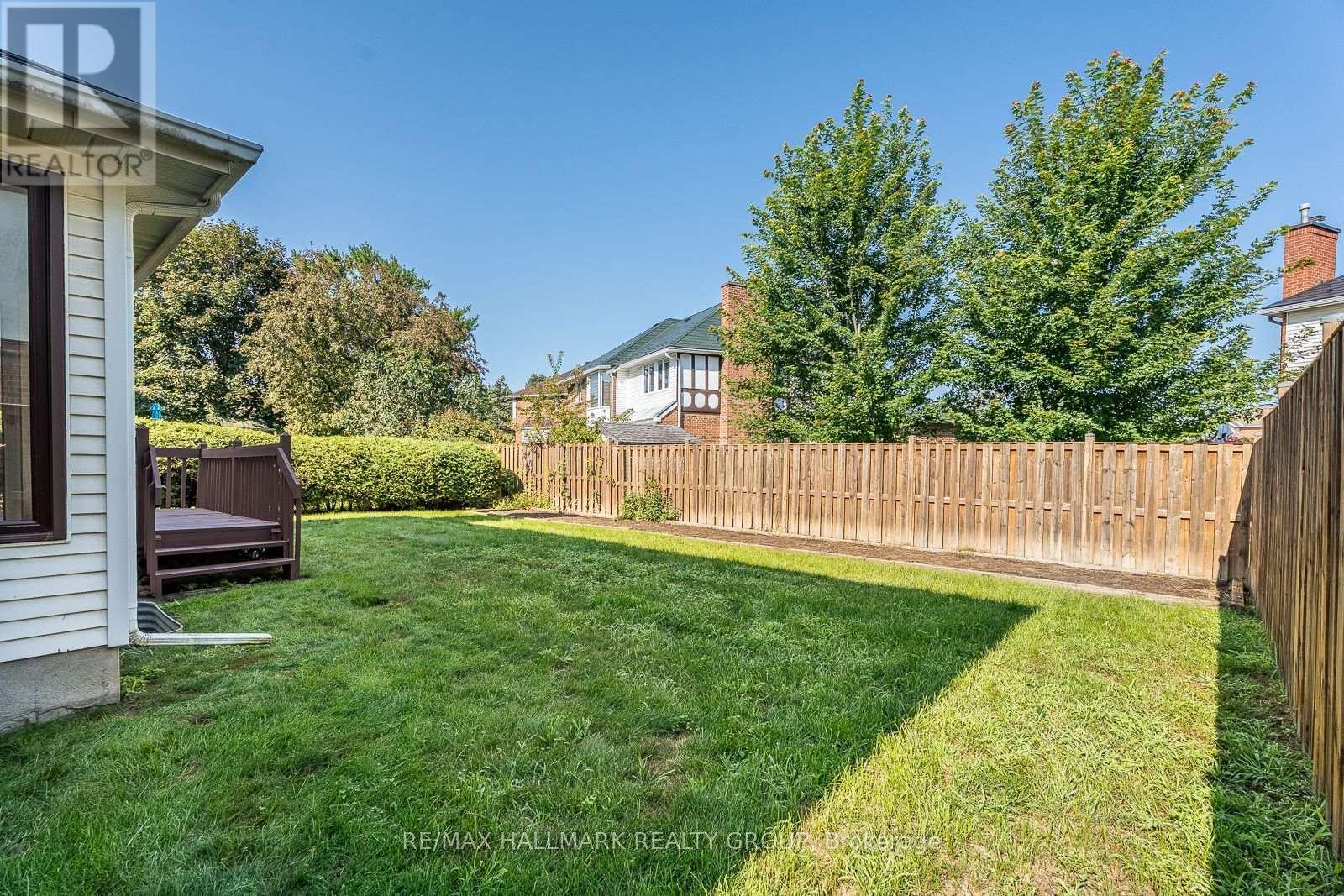 38 Bateman Drive, Ottawa, ON - Outdoor