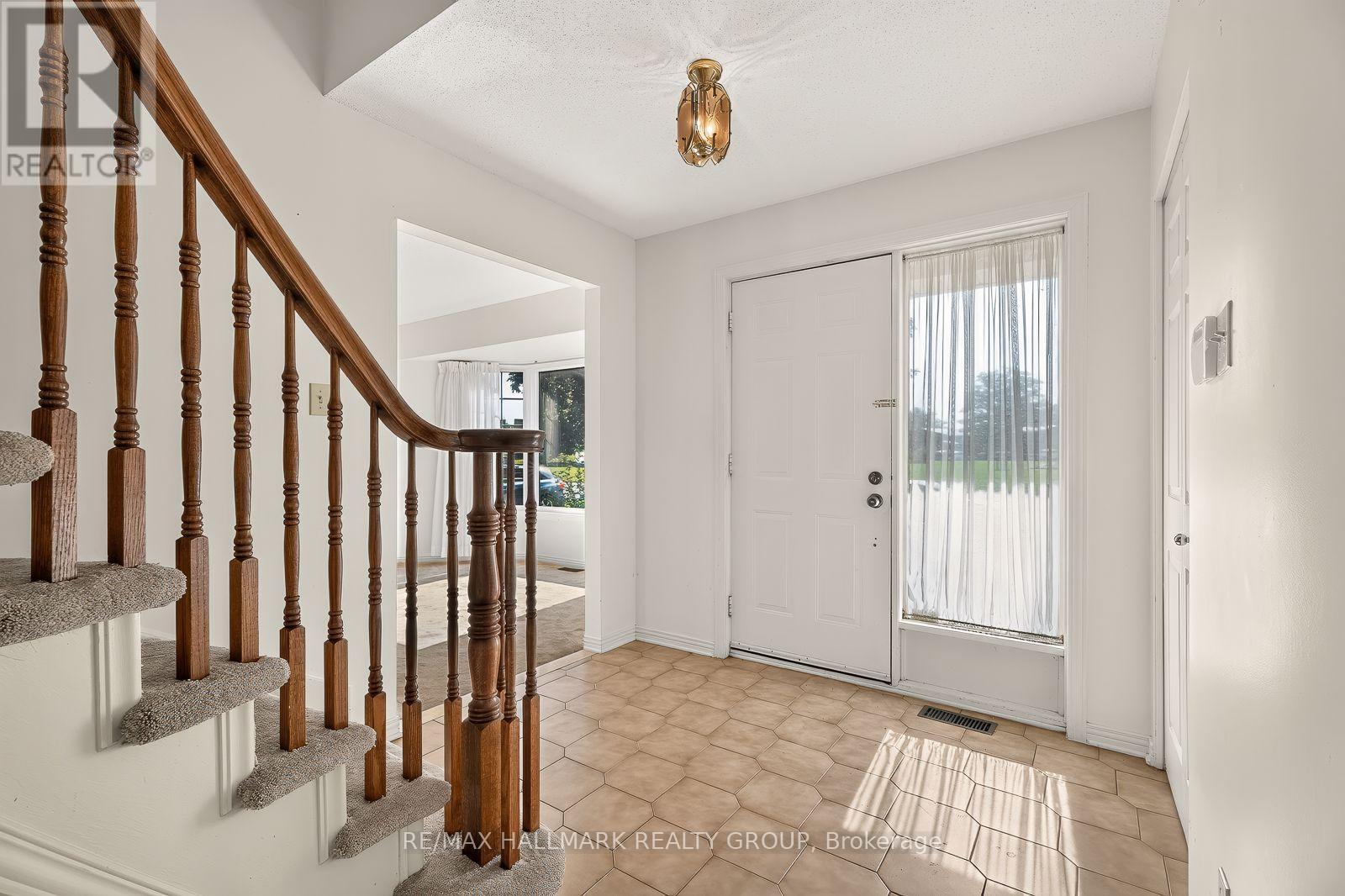 38 Bateman Drive, Ottawa, ON - Indoor Photo Showing Other Room