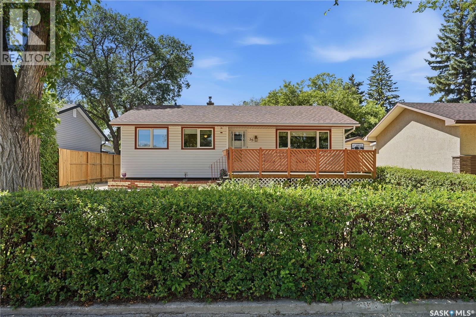 35 Elmview Road, Regina, SK - Outdoor