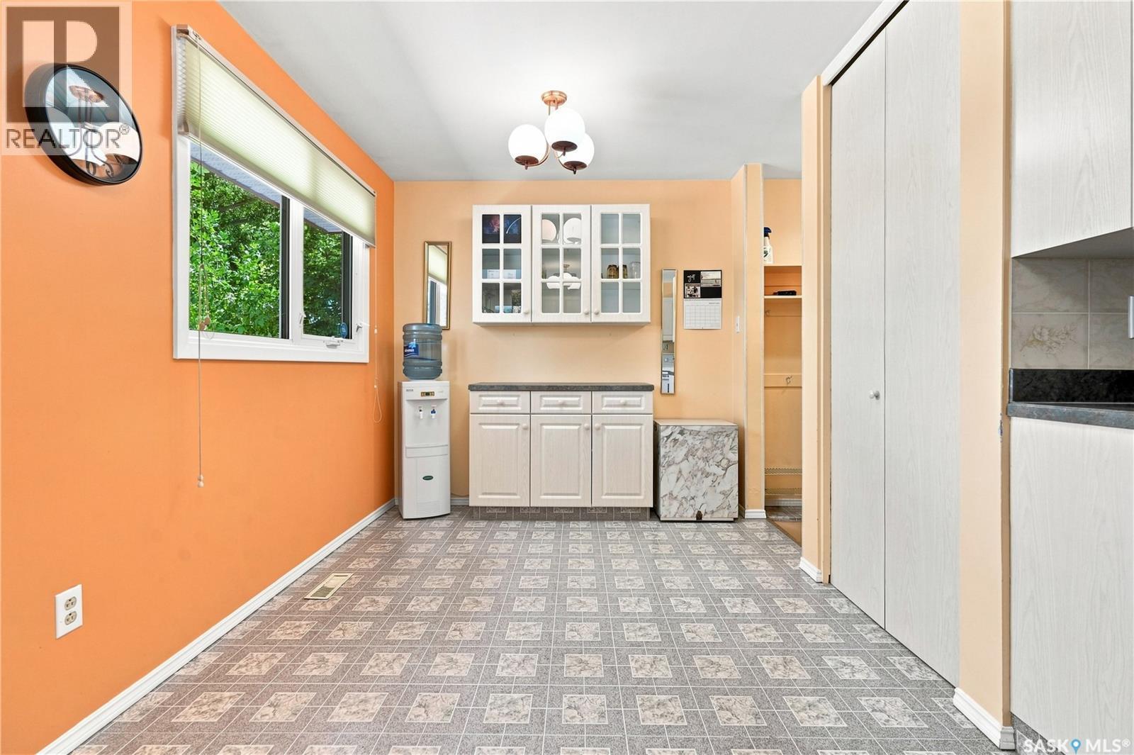 35 Elmview Road, Regina, SK - Indoor Photo Showing Other Room