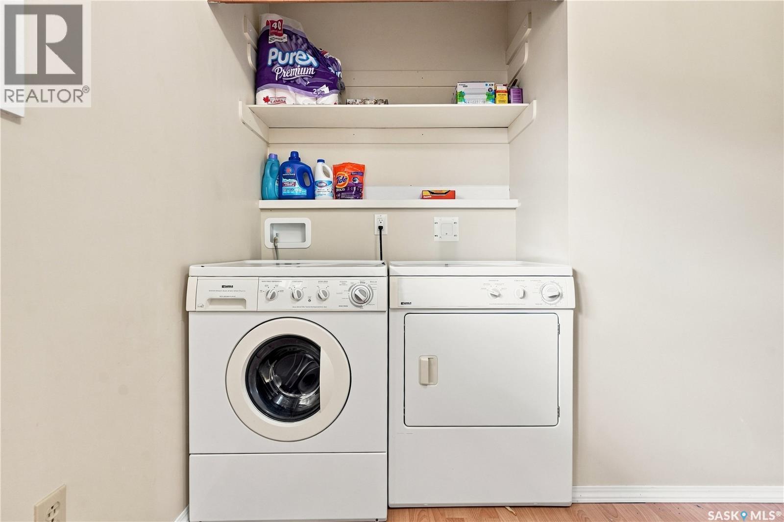 35 Elmview Road, Regina, SK - Indoor Photo Showing Laundry Room