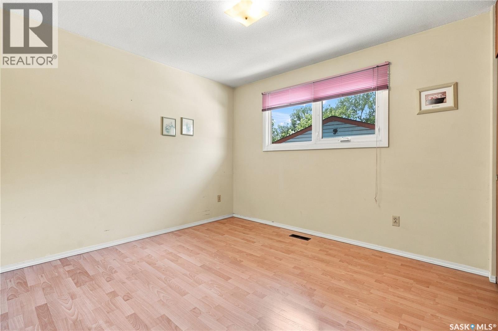 35 Elmview Road, Regina, SK - Indoor Photo Showing Other Room