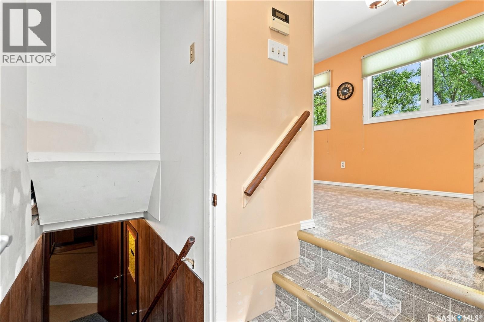 35 Elmview Road, Regina, SK - Indoor Photo Showing Other Room