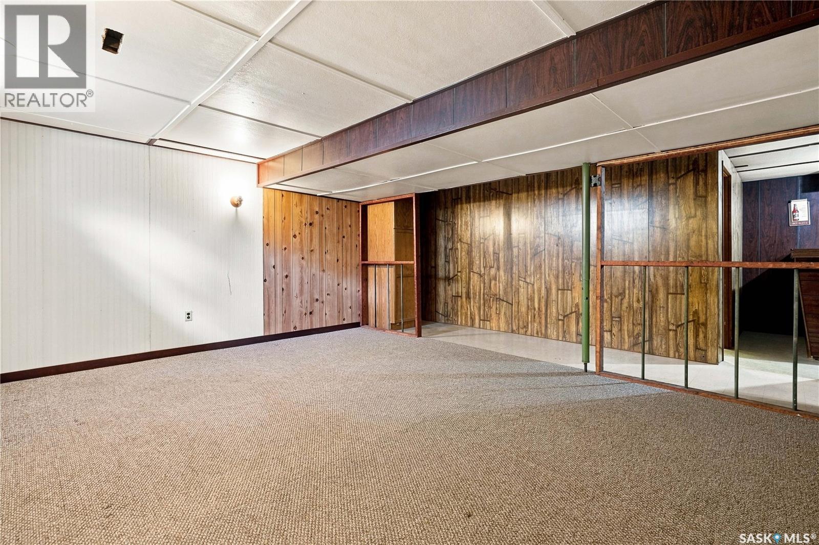 35 Elmview Road, Regina, SK - Indoor Photo Showing Other Room