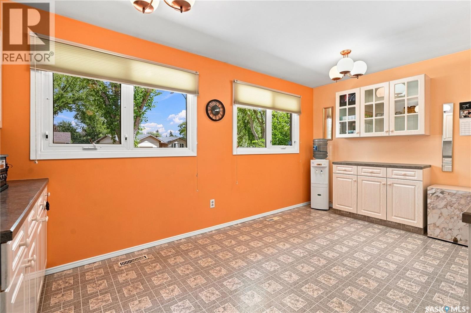 35 Elmview Road, Regina, SK - Indoor