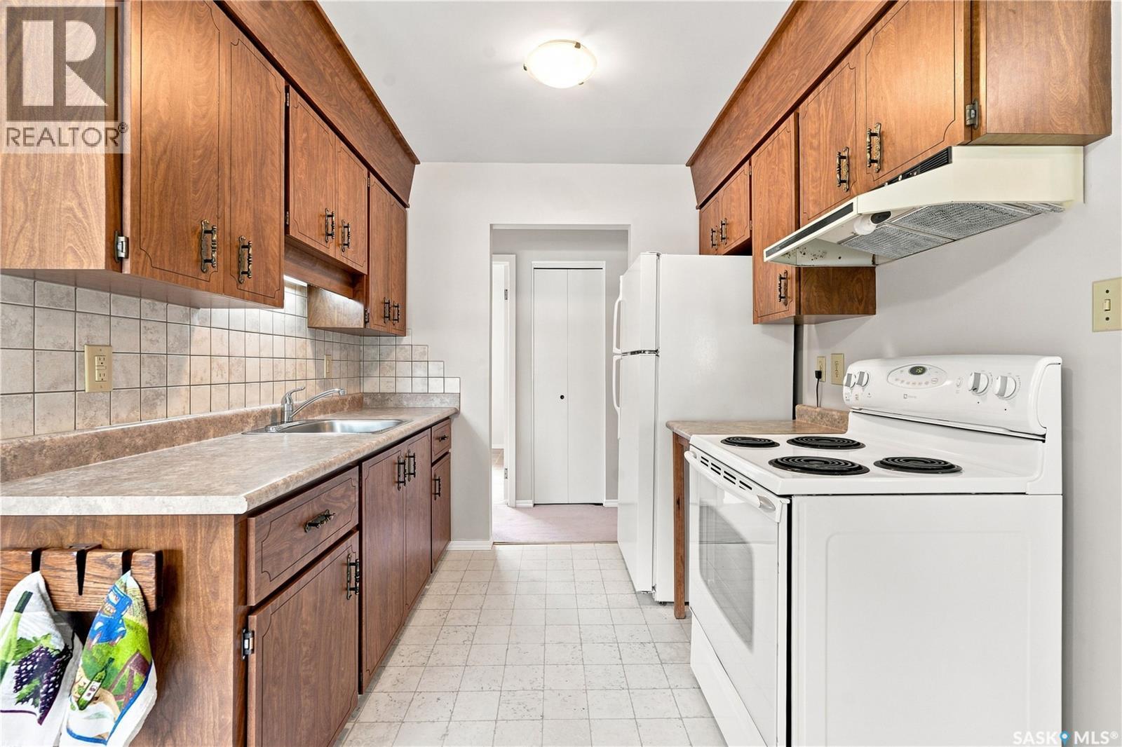 1813 Richardson Road, Saskatoon, SK - Indoor Photo Showing Kitchen