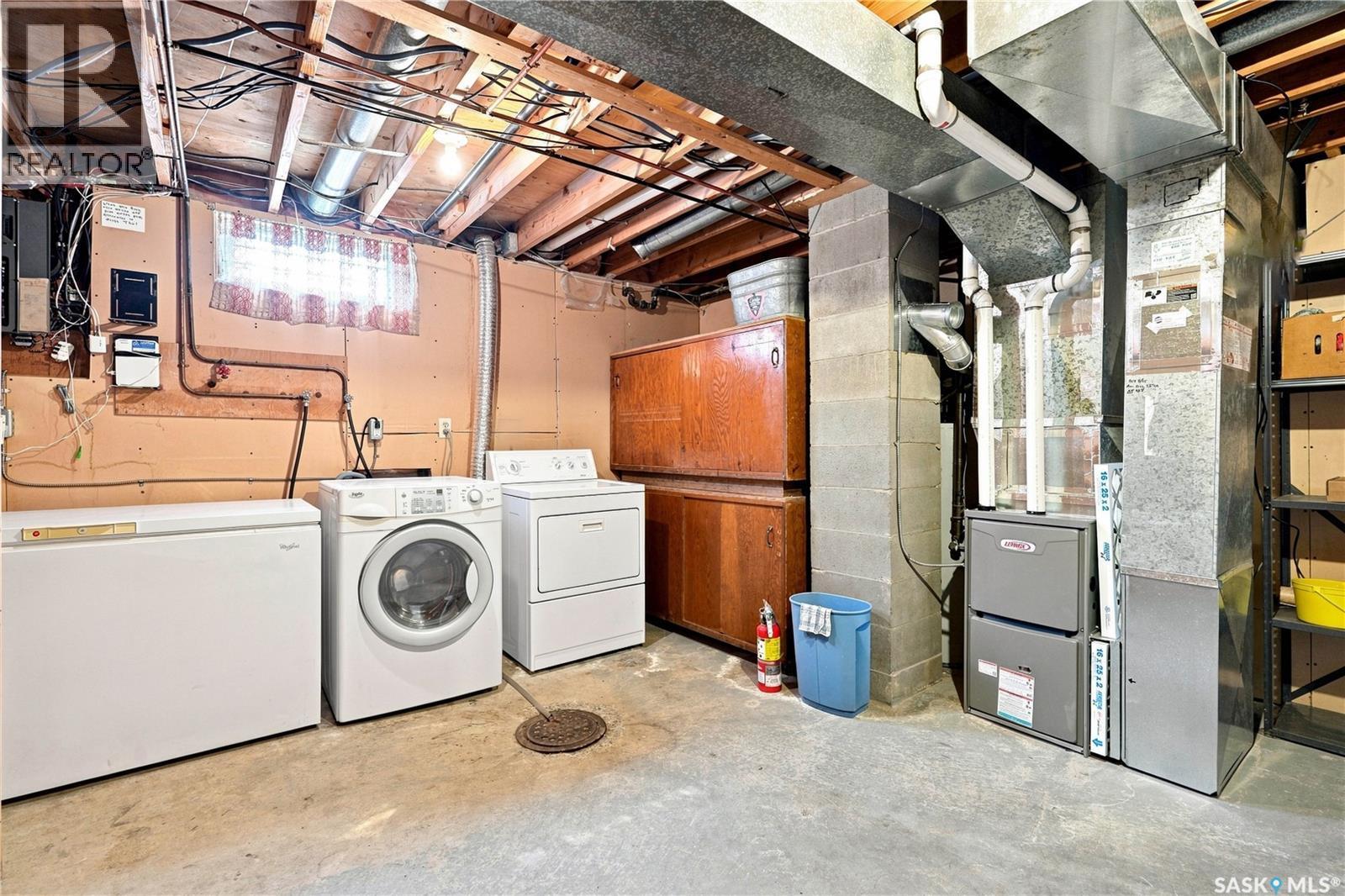 1813 Richardson Road, Saskatoon, SK - Indoor Photo Showing Laundry Room