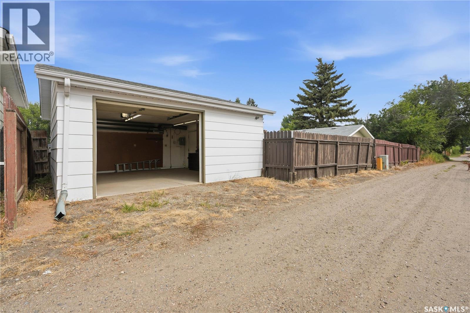 1813 Richardson Road, Saskatoon, SK - Outdoor