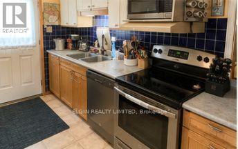 14 Glanworth Avenue, St. Thomas, ON - Indoor Photo Showing Kitchen With Double Sink