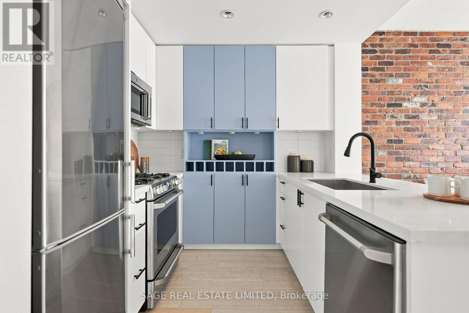 435 - 88 Colgate Avenue, Toronto, ON - Indoor Photo Showing Kitchen With Upgraded Kitchen