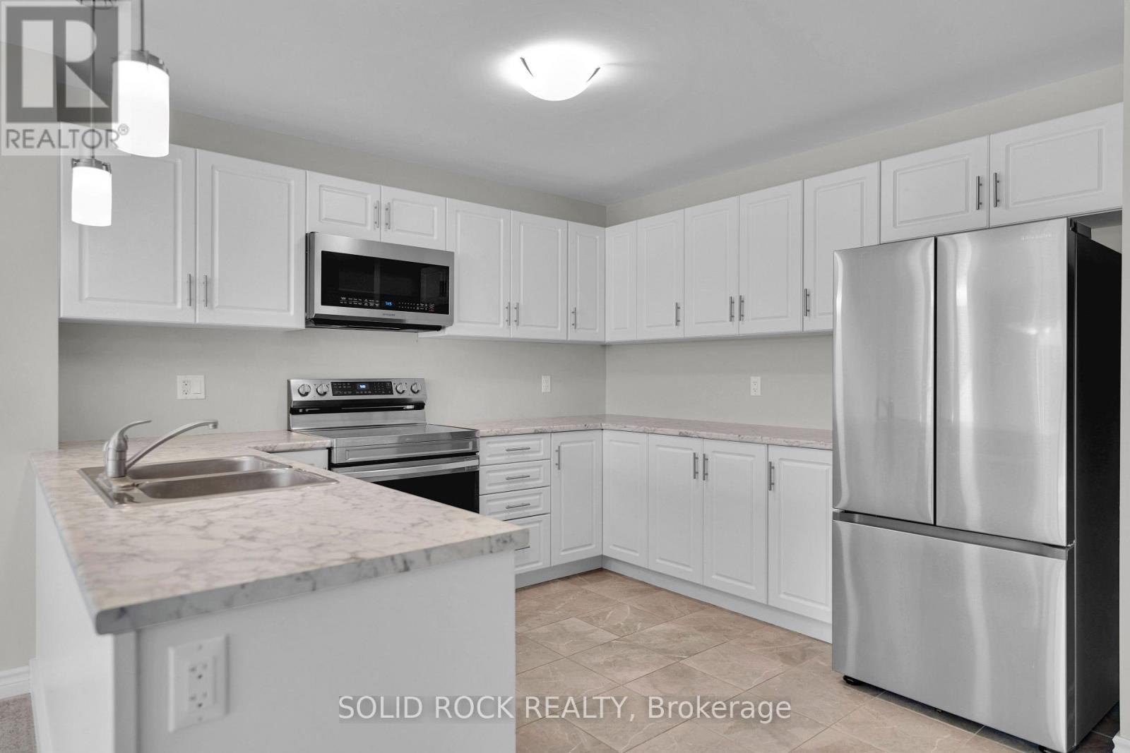 Kitchen - 54 Griffith Way, Carleton Place, ON - Indoor Photo Showing Kitchen With Double Sink With Upgraded Kitchen