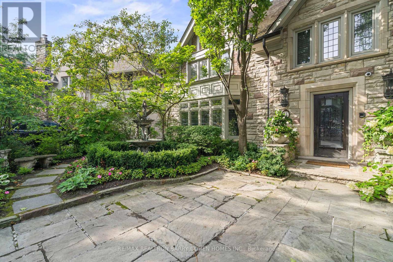 11 Ormsby Crescent, Toronto, ON - Outdoor