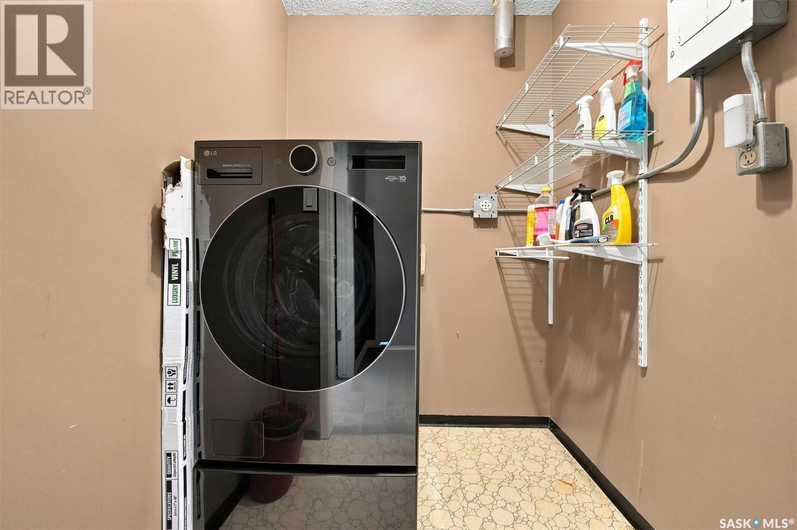 23 111 St Lawrence Crescent, Saskatoon, SK - Indoor Photo Showing Laundry Room