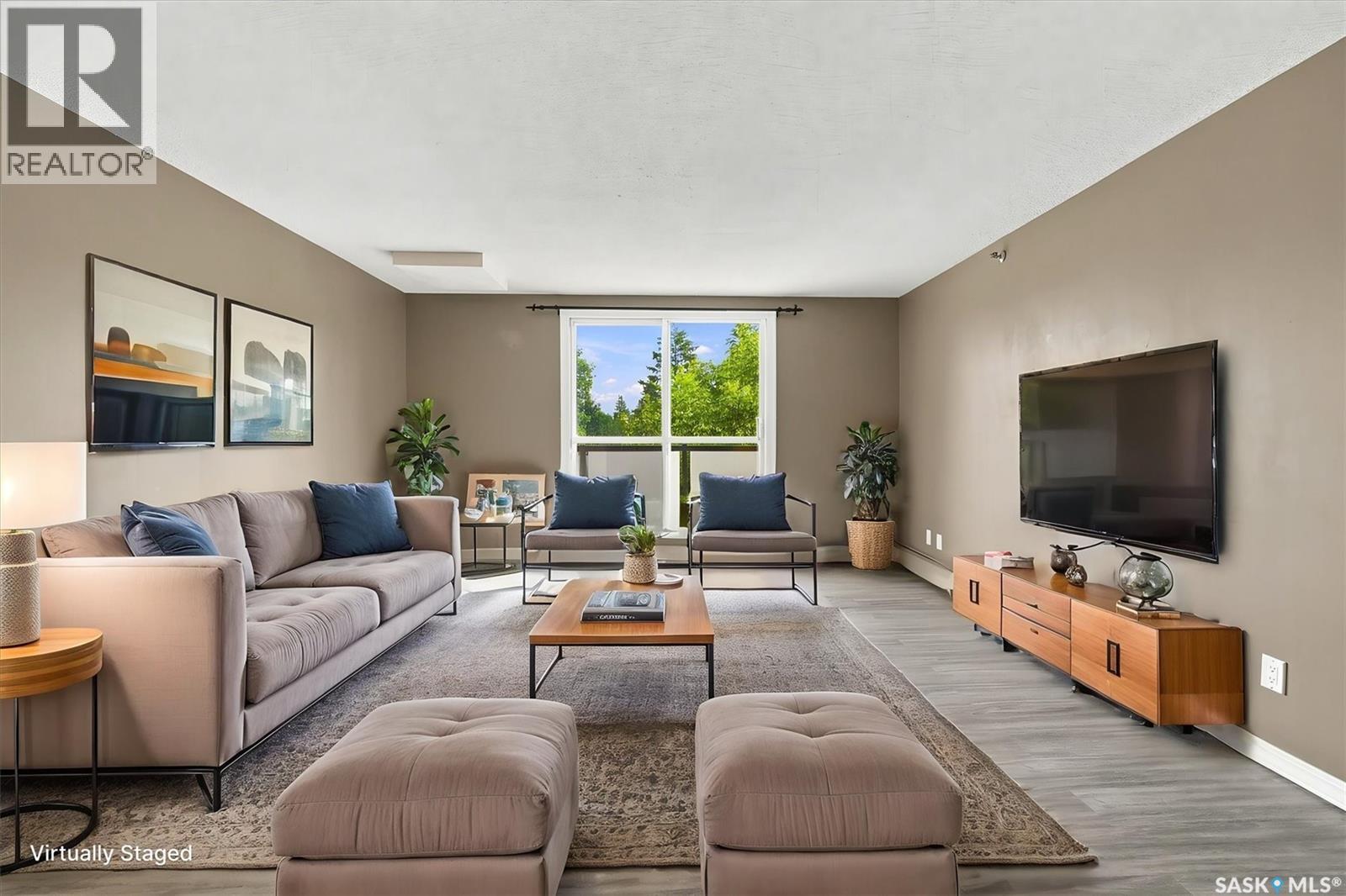 23 111 St Lawrence Crescent, Saskatoon, SK - Indoor Photo Showing Living Room