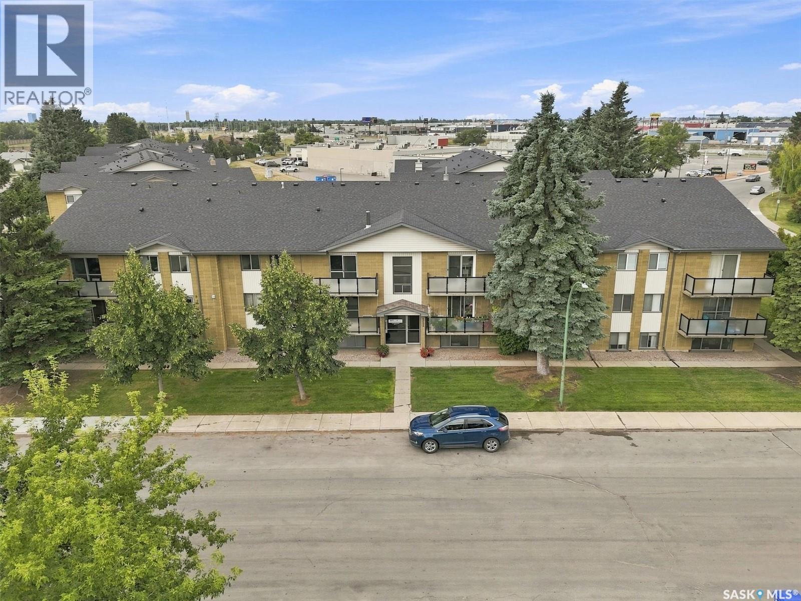 23 111 St Lawrence Crescent, Saskatoon, SK - Outdoor