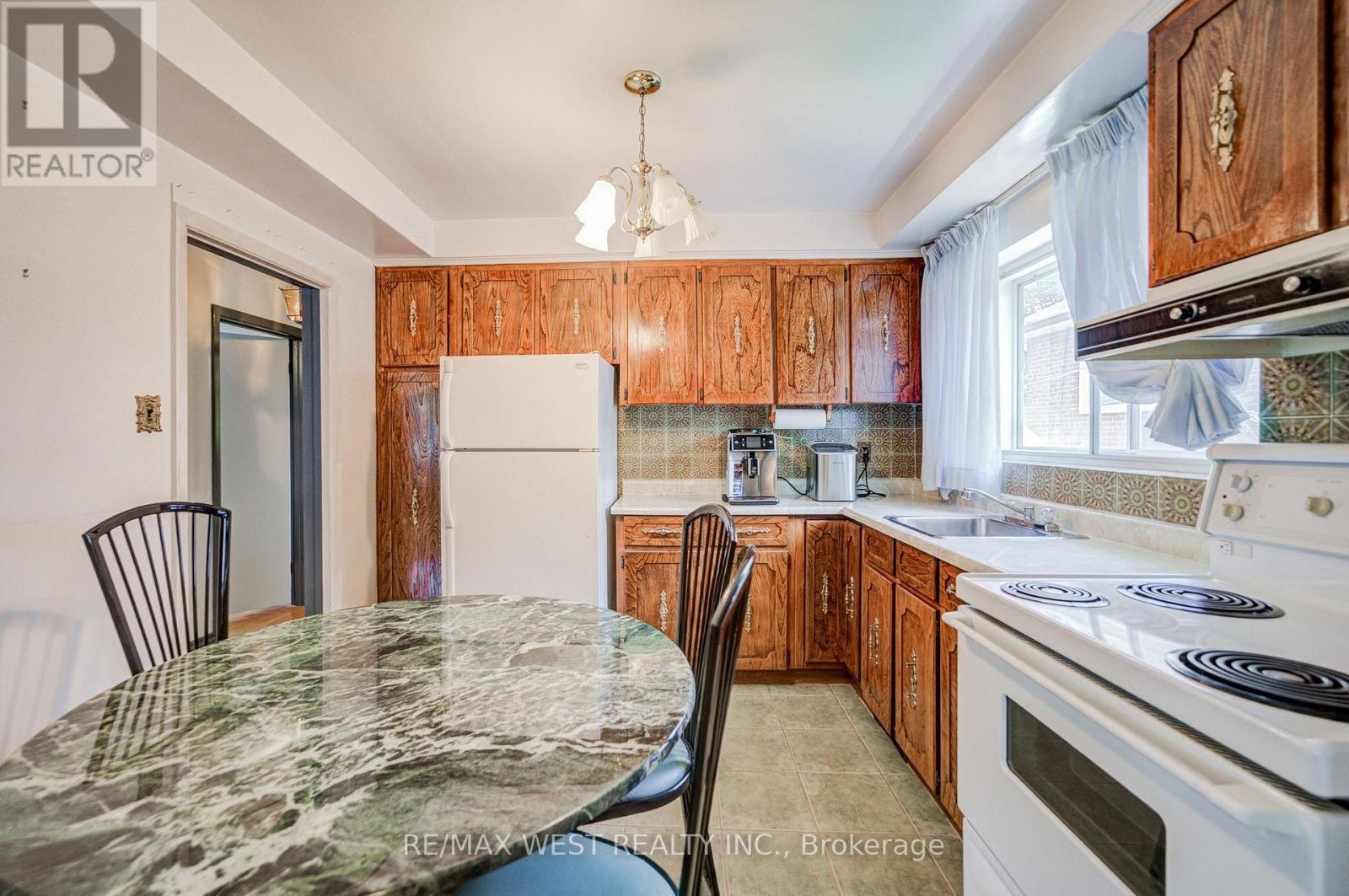 65 Ridge Point Crescent, Toronto, ON